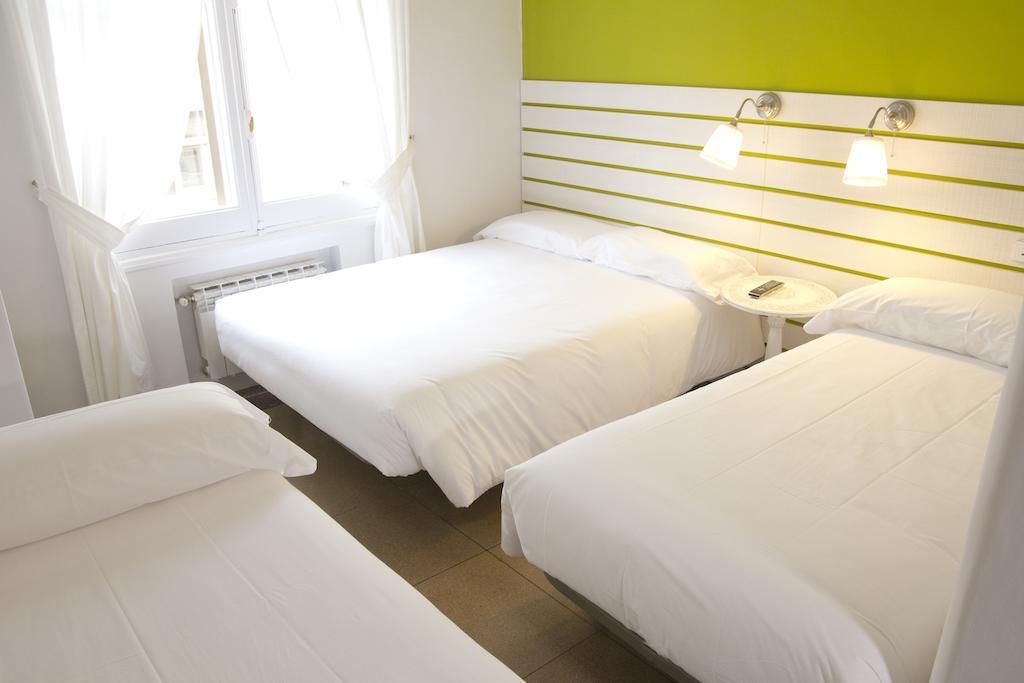 Hostal Monjes Peregrinos Burgo Chambre photo