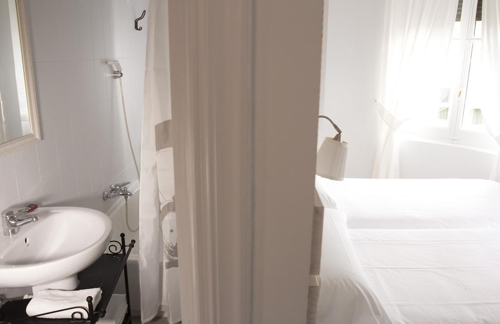 Hostal Monjes Peregrinos Burgo Chambre photo