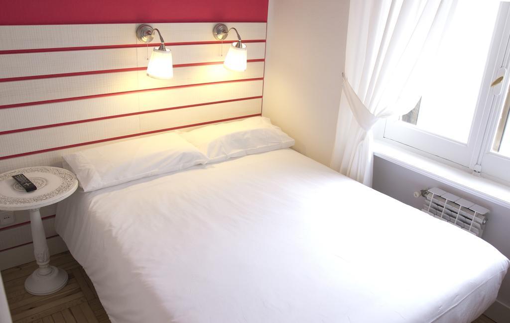 Hostal Monjes Peregrinos Burgo Chambre photo